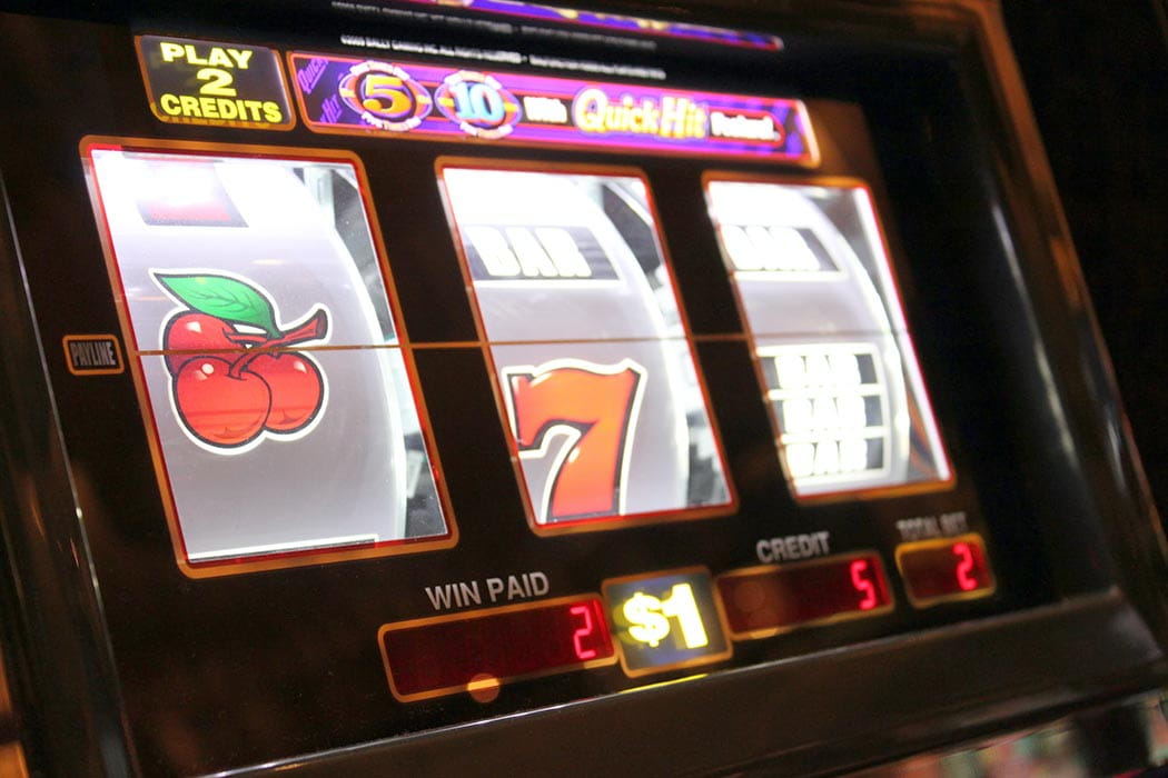 Ein Spielautomaten im Casino